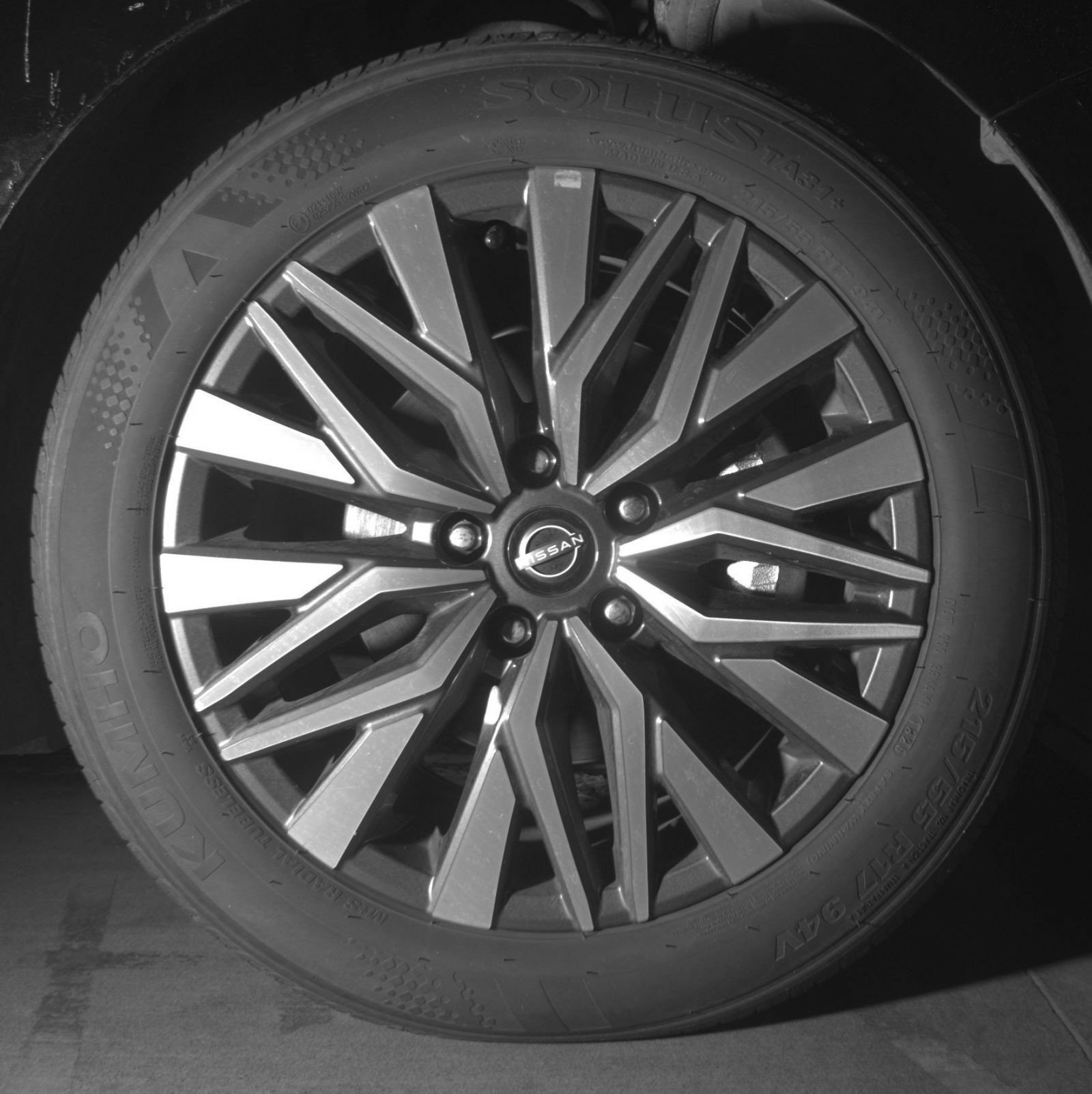 Used 2025 Nissan Altima 2.5 SV FWD image 16