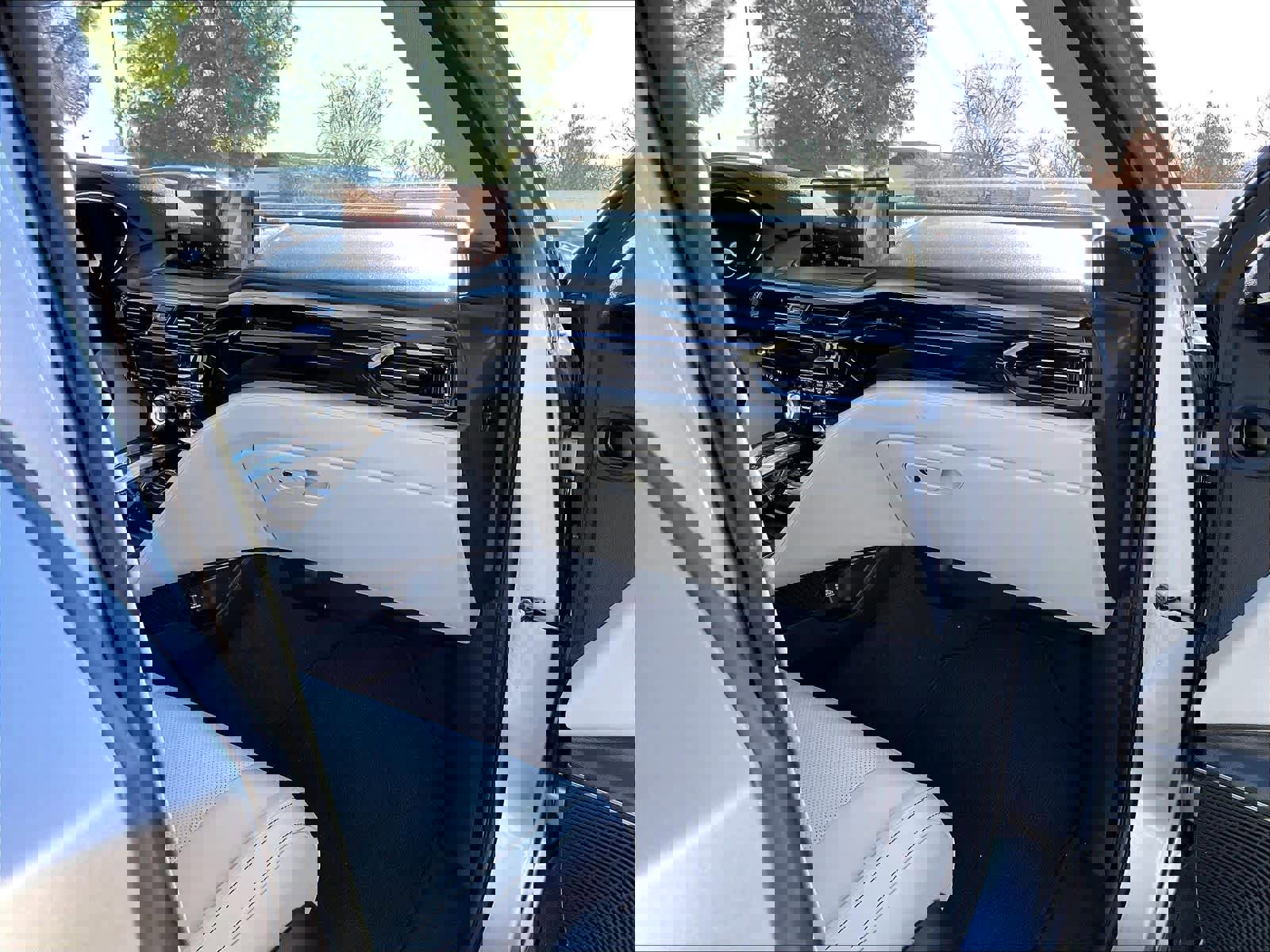 Used 2023 Acura MDX FWD w/ Technology Package image 18