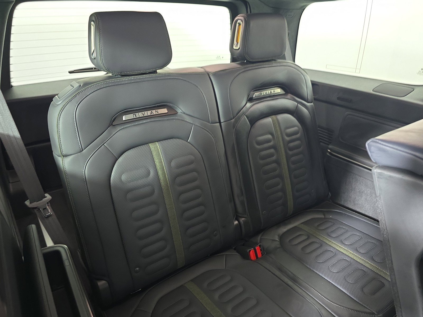 Used 2024 Rivian R1S Adventure AWD/4WD image 25