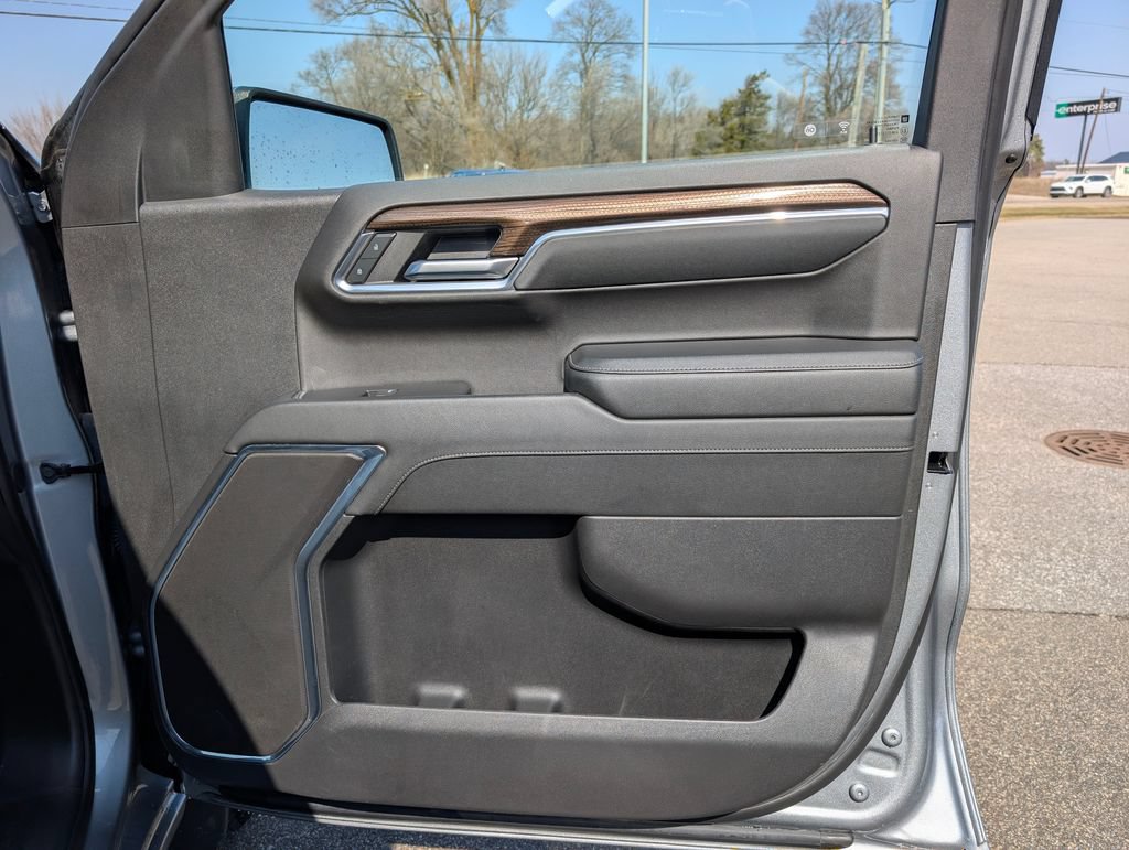 Used 2024 Chevrolet Silverado 1500 LT AWD/4WD image 30
