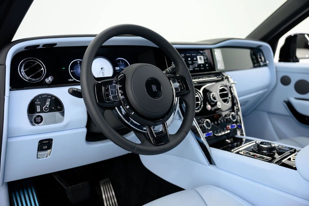 Used 2025 Rolls-Royce Cullinan AWD/4WD image 61