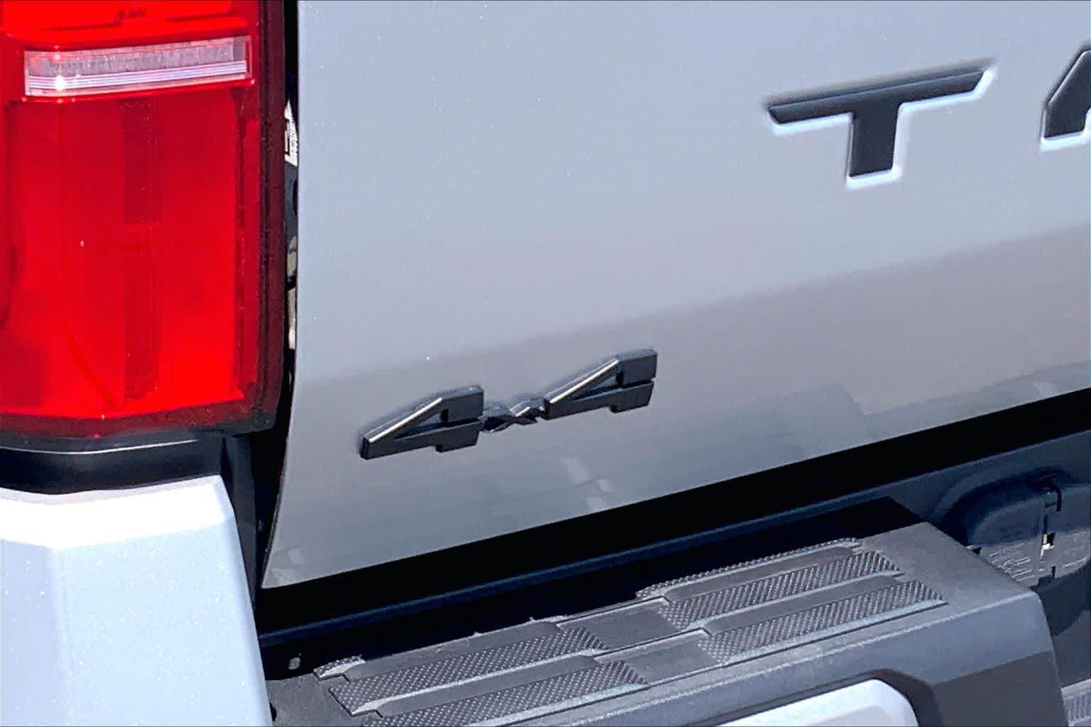Used 2024 Toyota Tacoma TRD Off-Road AWD/4WD image 10