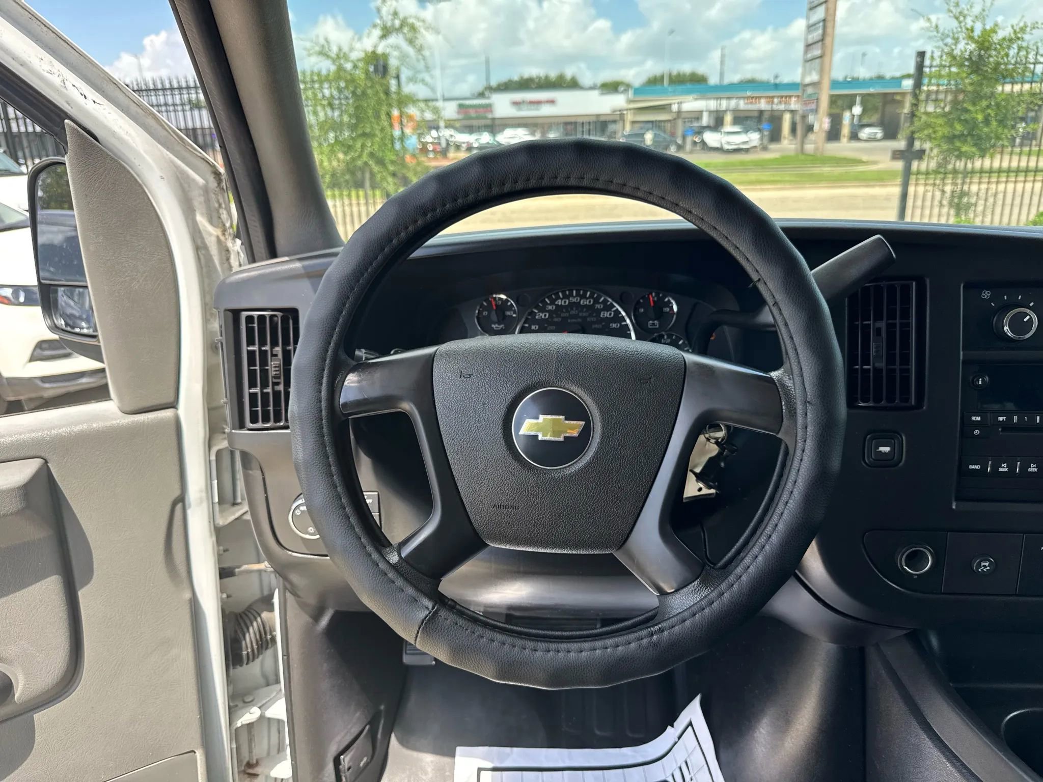 Used 2011 Chevrolet Express 2500 LS image 38