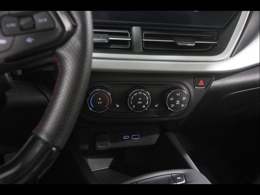 Certified 2024 Chevrolet Trax RS w/ Sunroof Package FWD image 14