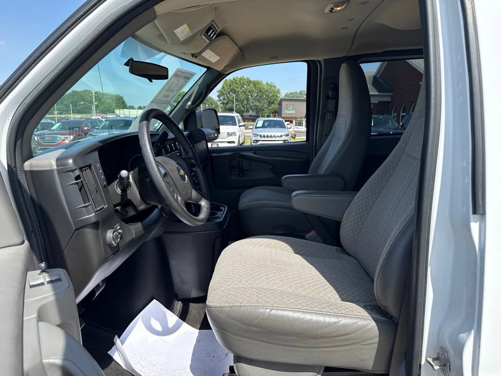 Used 2015 Chevrolet Express 3500 LT w/ LT Preferred Equipment Group RWD image 24