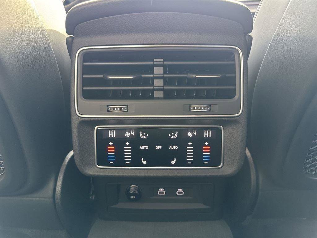 New 2025 Audi RS Q8 performance image 24