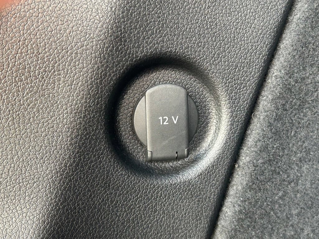 Used 2023 Porsche Macan Turbo AWD/4WD image 43