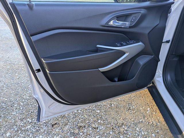 New 2026 Chevrolet Trax RS w/ Sunroof Package image 8