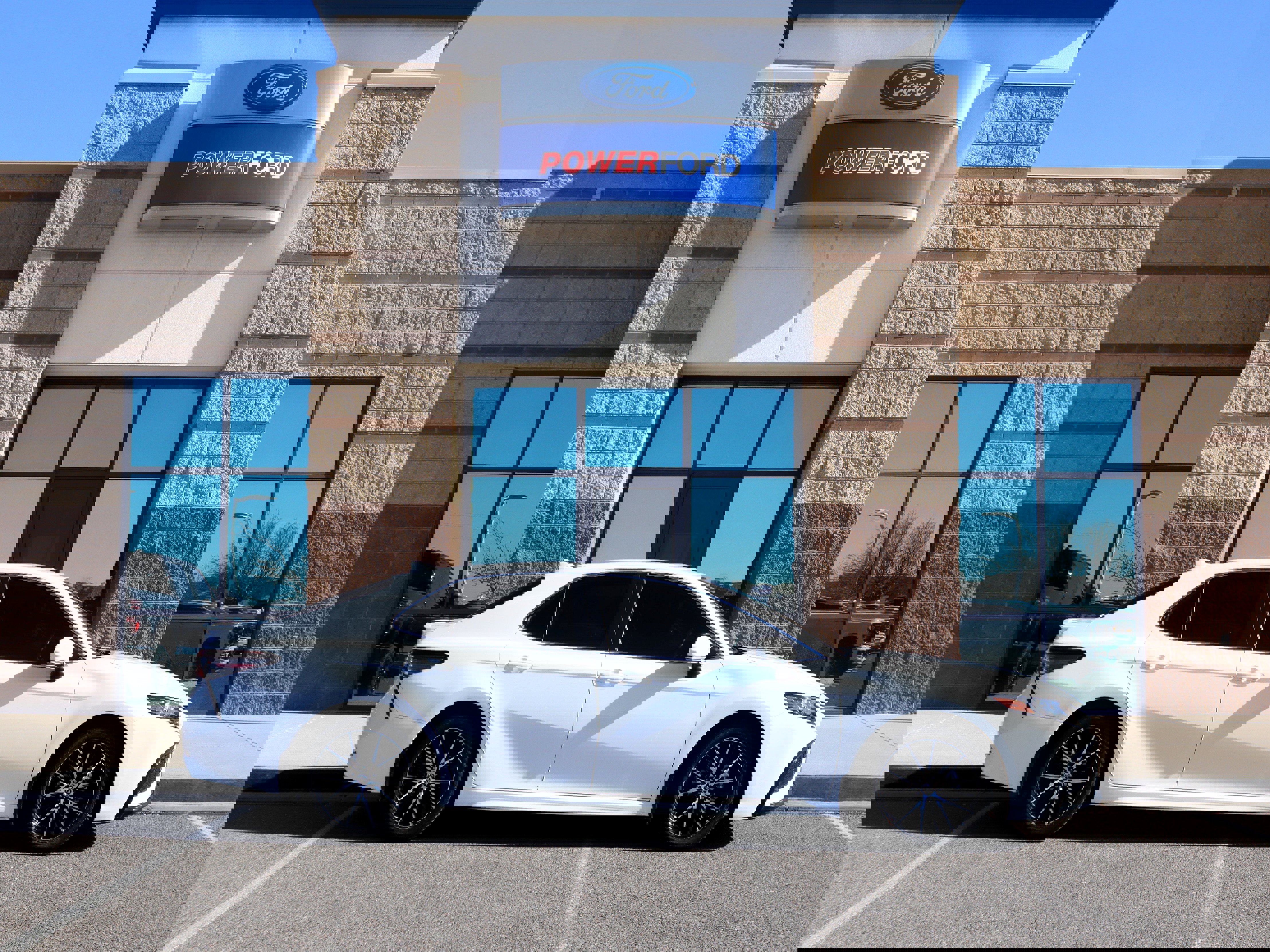 Used 2024 Toyota Camry SE image 5