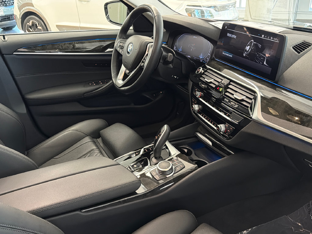 Used 2022 BMW 530e xDrive w/ Convenience Package AWD/4WD image 10