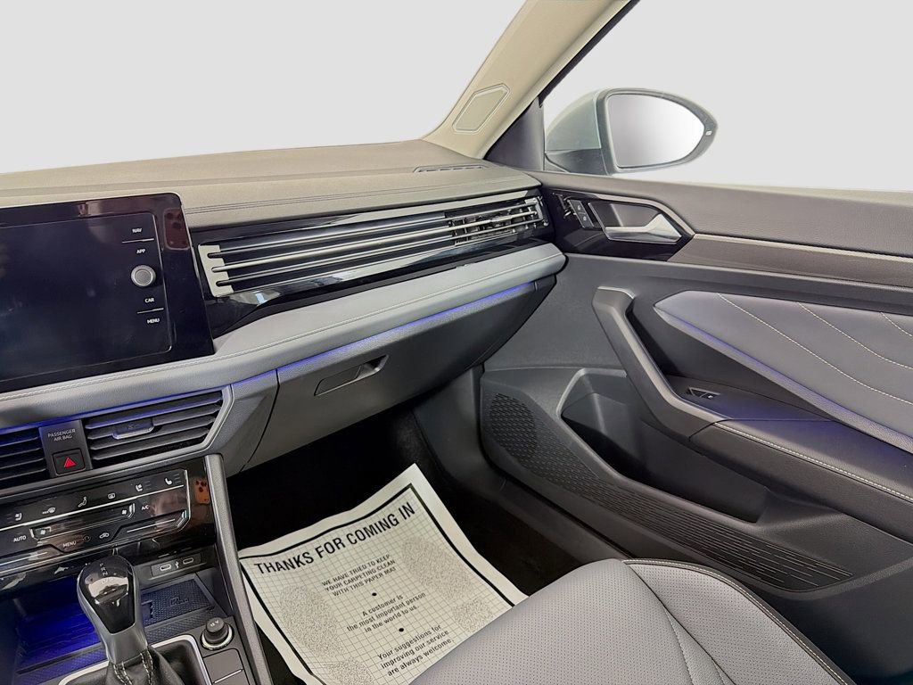 Used 2025 Volkswagen Jetta SEL image 25