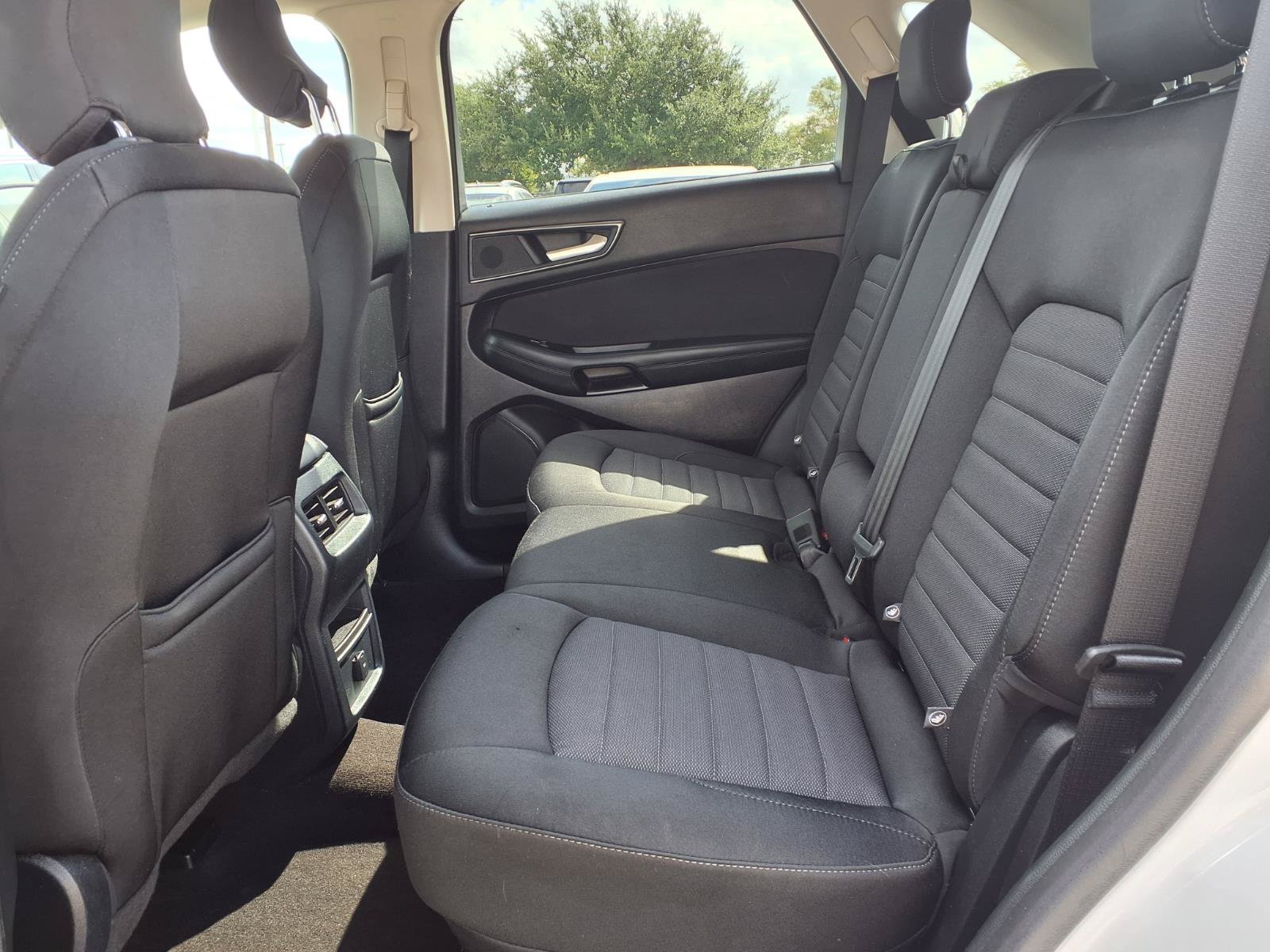 Used 2019 Ford Edge SE w/ SE Fleet Driver's Package FWD image 18