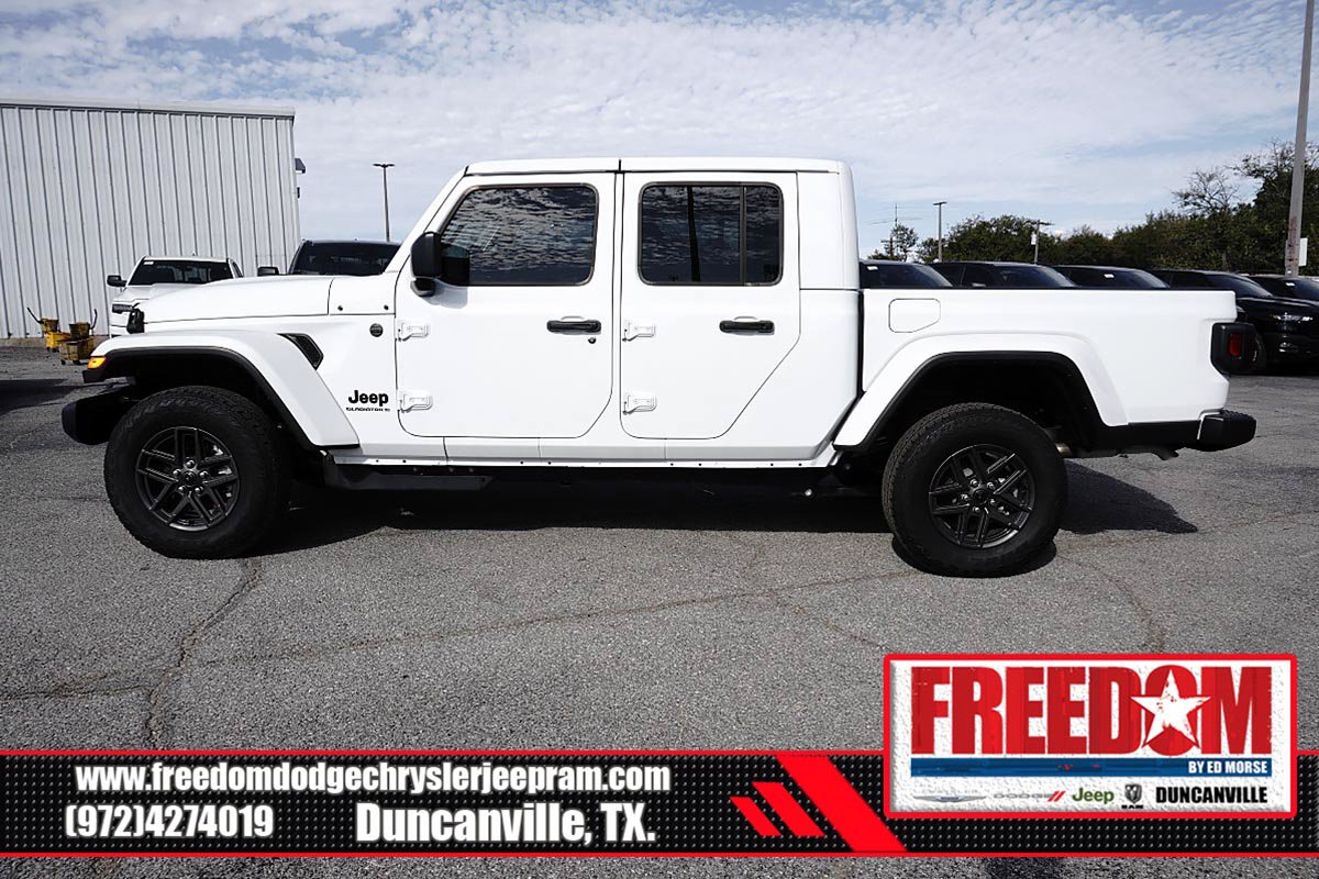 New 2026 Jeep Gladiator Sport AWD/4WD image 2