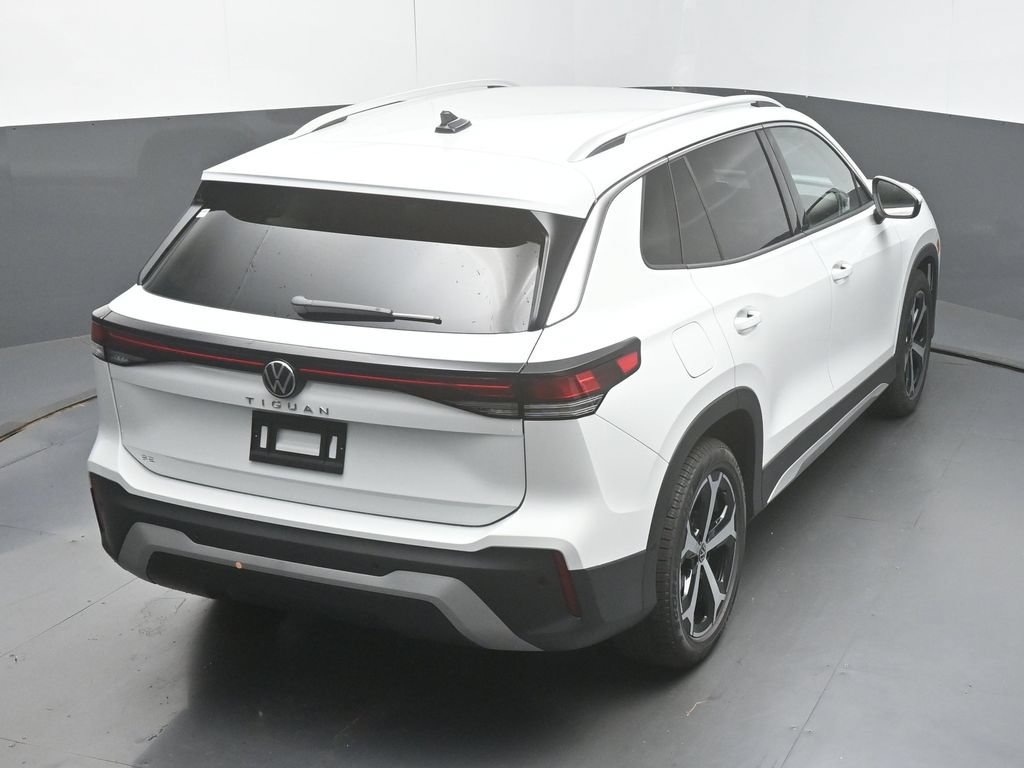 New 2026 Volkswagen Tiguan SE FWD image 45