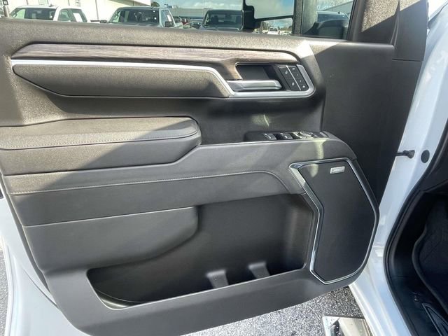 Used 2025 Chevrolet Silverado 3500 LTZ w/ LTZ Plus Package image 16