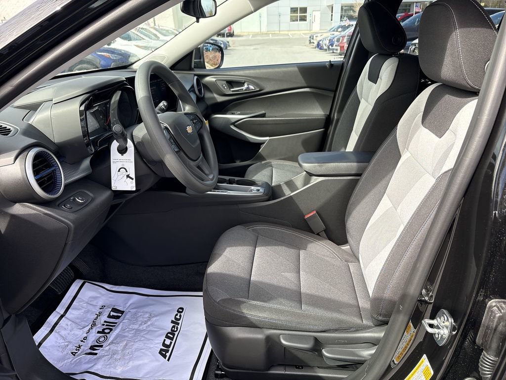New 2026 Chevrolet Trax LS w/ LS Convenience Package image 19