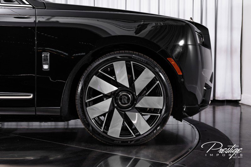 Used 2025 Rolls-Royce Cullinan image 21