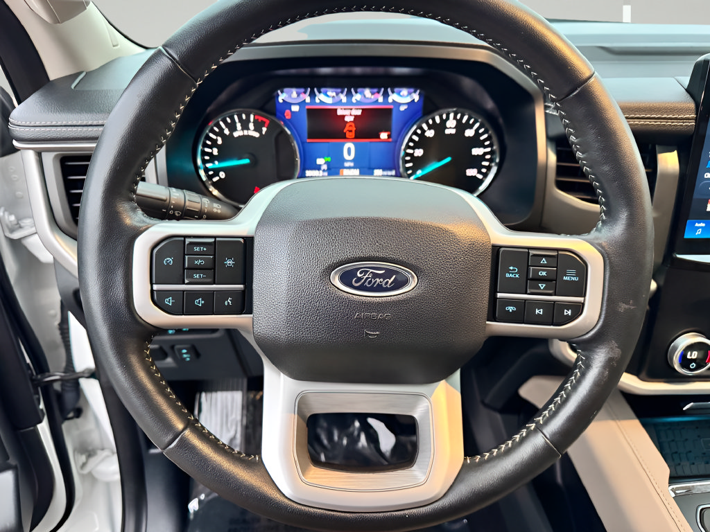 Used 2024 Ford Expedition XLT AWD/4WD image 13