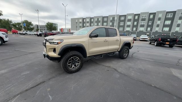 Used 2024 Chevrolet Colorado ZR2 w/ Technology Package AWD/4WD image 4