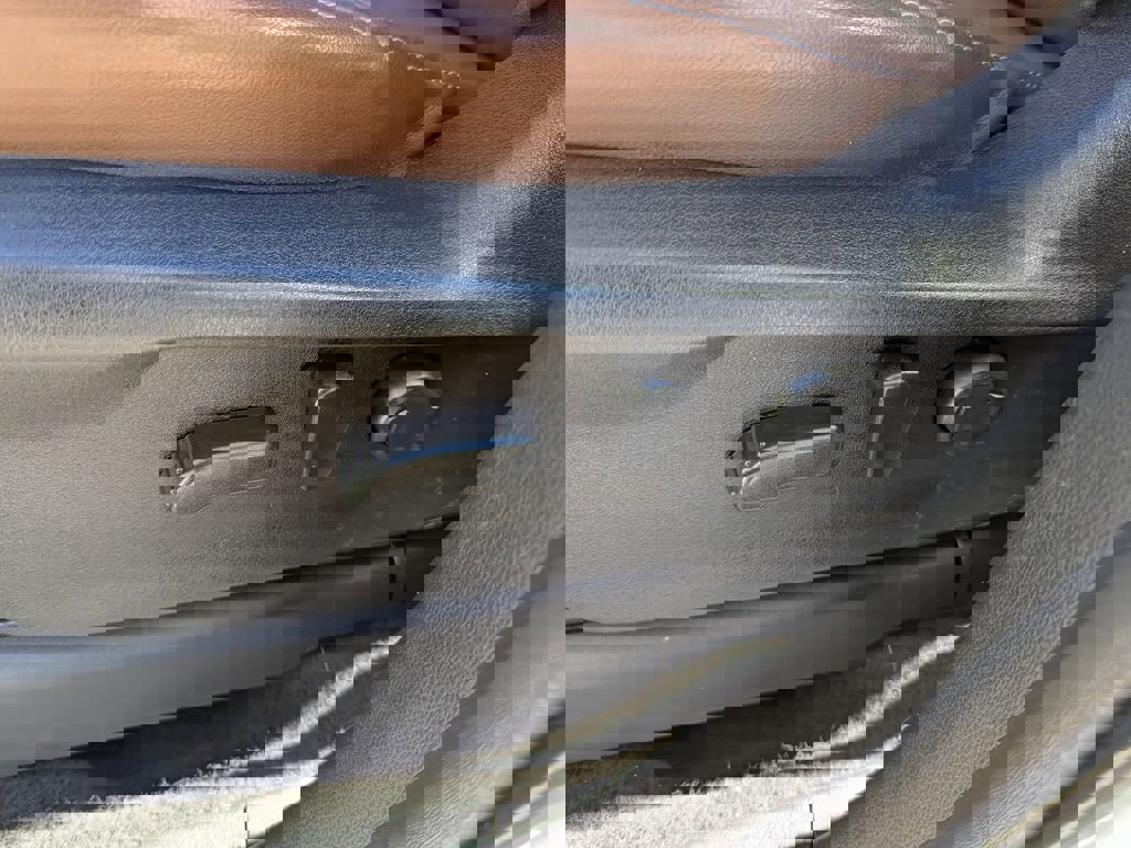 Used 2019 Subaru Ascent Touring w/ Popular Package #2A image 17