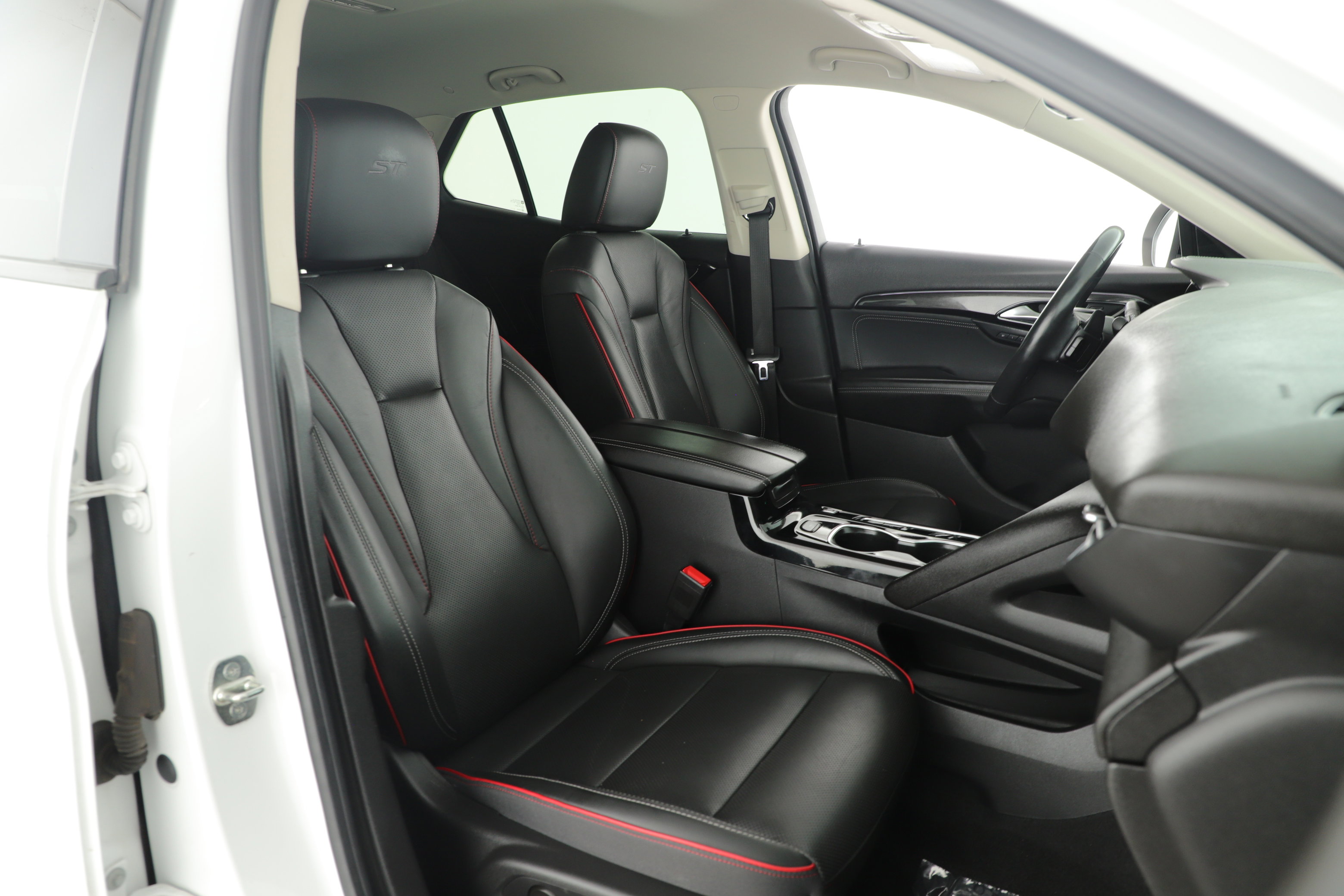 Used 2022 Buick Envision Essence w/ Technology Package II image 11