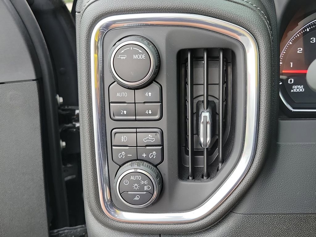 Used 2022 Chevrolet Silverado 2500 LTZ w/ LTZ Convenience Package AWD/4WD image 25