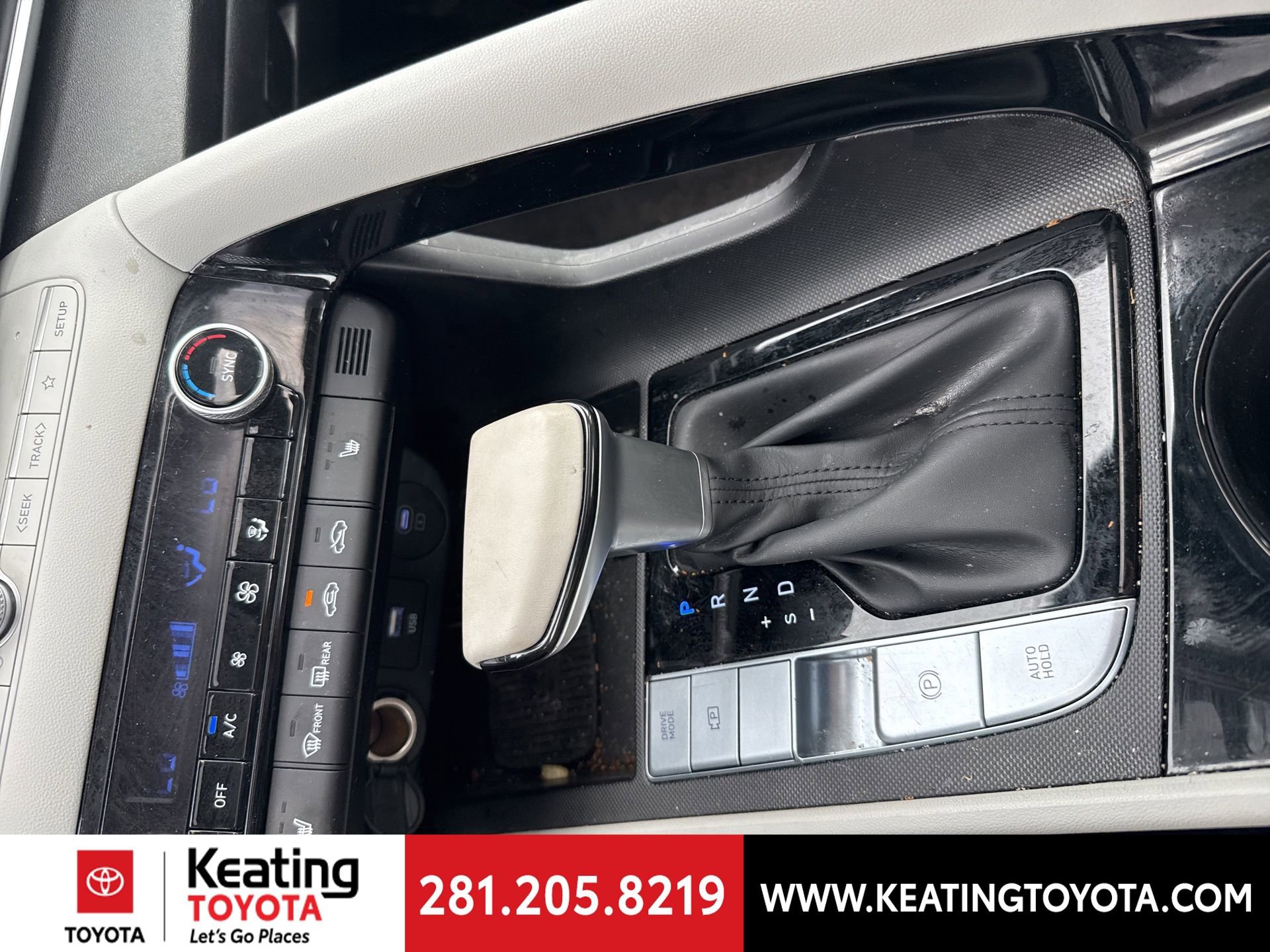 Used 2025 Hyundai Elantra Limited image 19