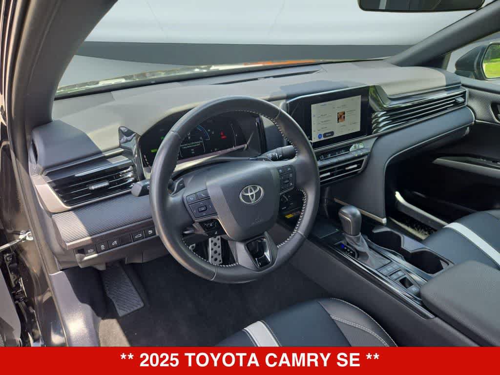 Used 2025 Toyota Camry SE FWD image 2
