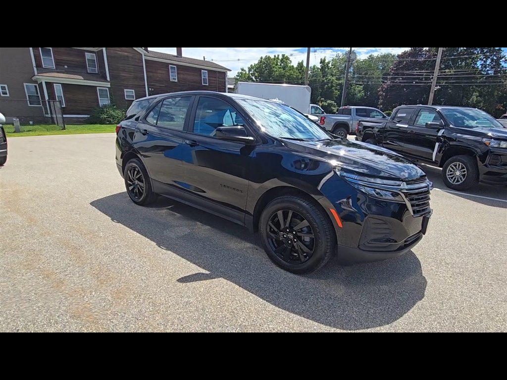 Used 2024 Chevrolet Equinox LS w/ Midnight Edition AWD/4WD image 2