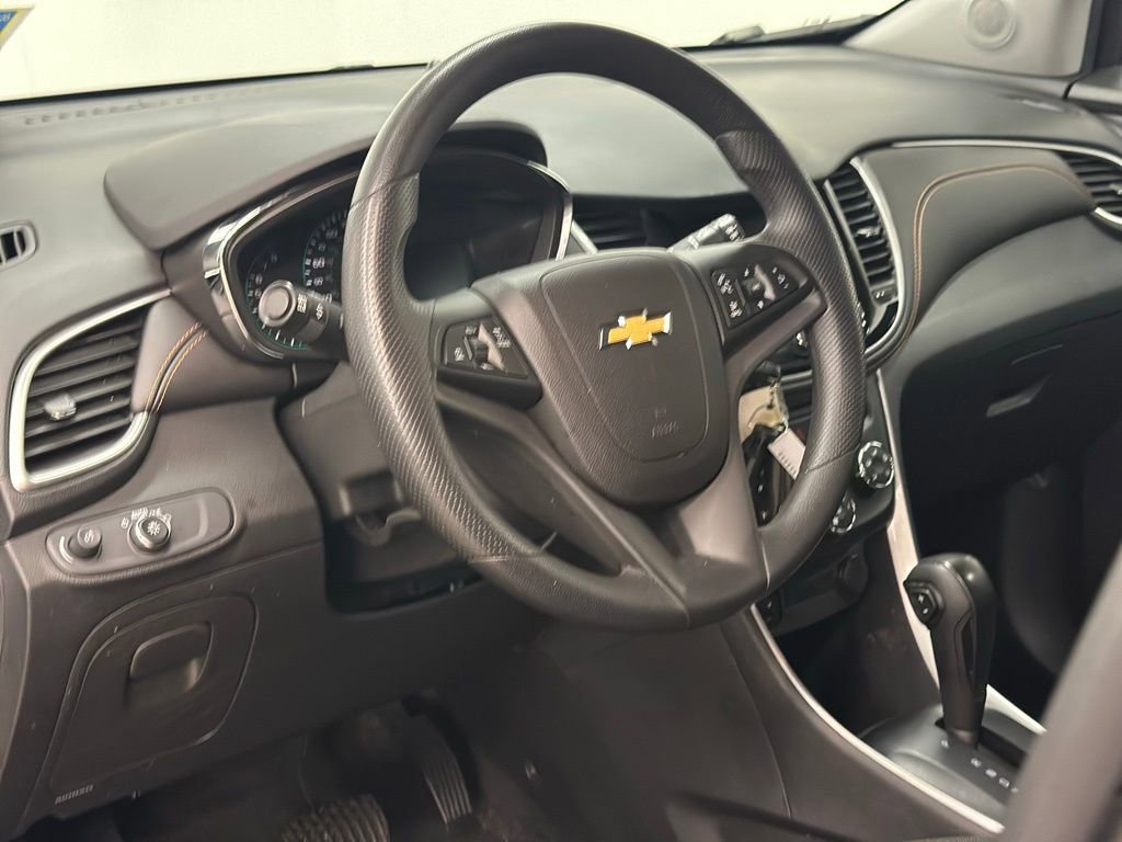 Certified 2022 Chevrolet Trax LS w/ Tint and Cruise Package image 19