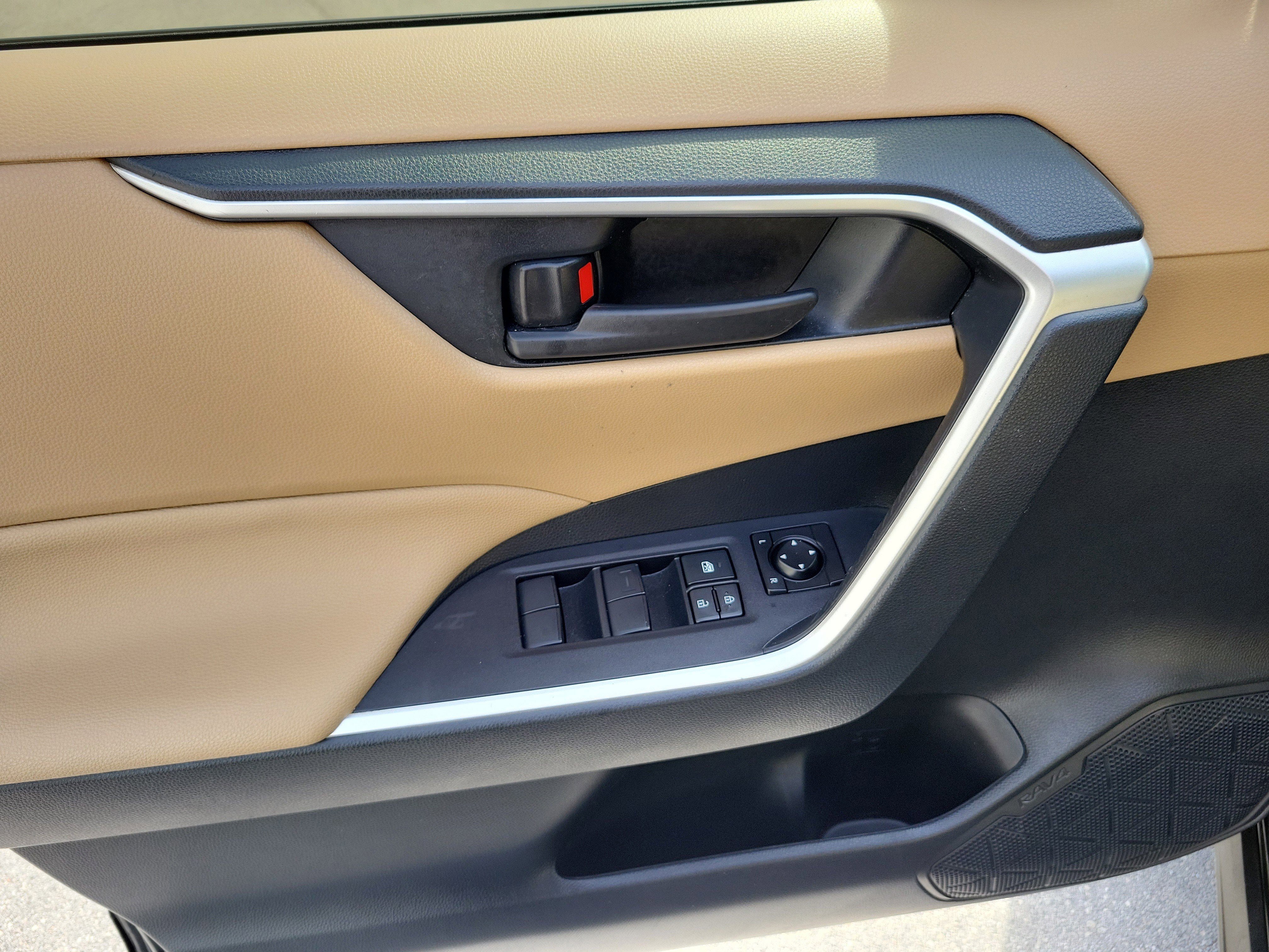 Used 2023 Toyota RAV4 LE image 18