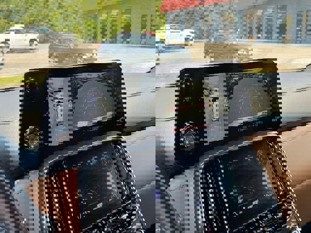 Used 2023 Lexus LX 600 4WD w/ Accessory Package (Z1) image 25