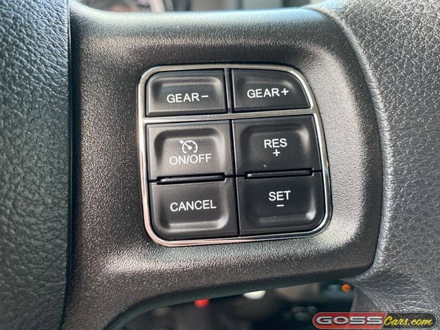 Used 2018 RAM 1500 Express AWD/4WD image 17