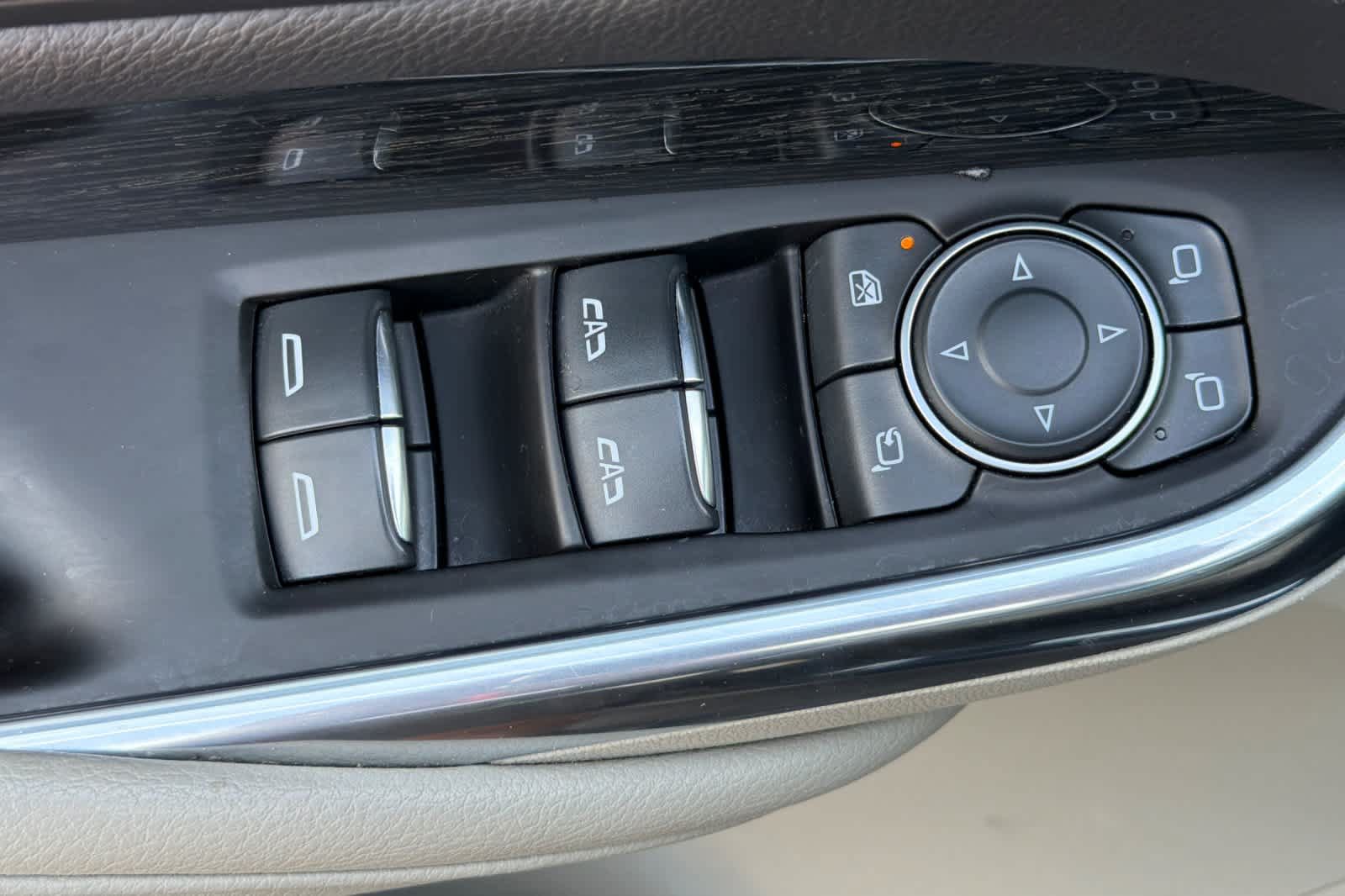 Used 2019 Cadillac XT4 Premium Luxury w/ Enhanced Visibility Package AWD/4WD image 15
