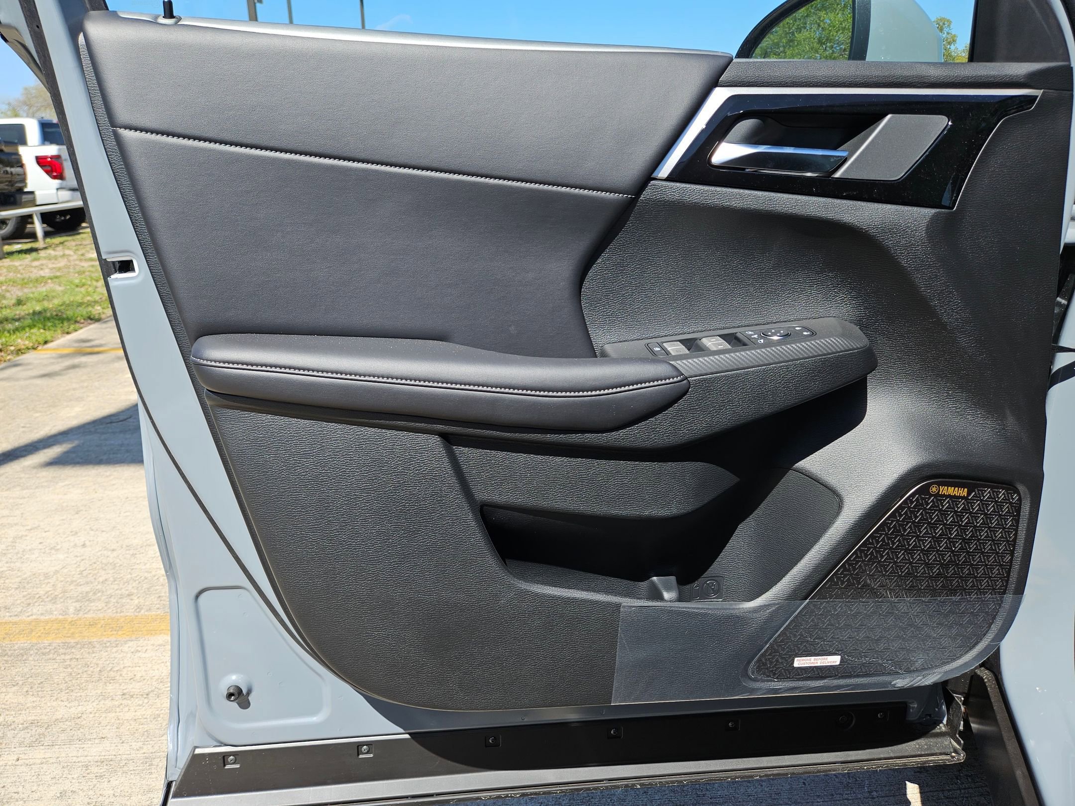 New 2026 Mitsubishi Outlander FWD image 11