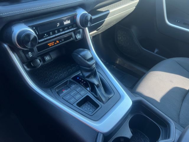 Used 2019 Toyota RAV4 LE w/ All Weather Liner Package image 20