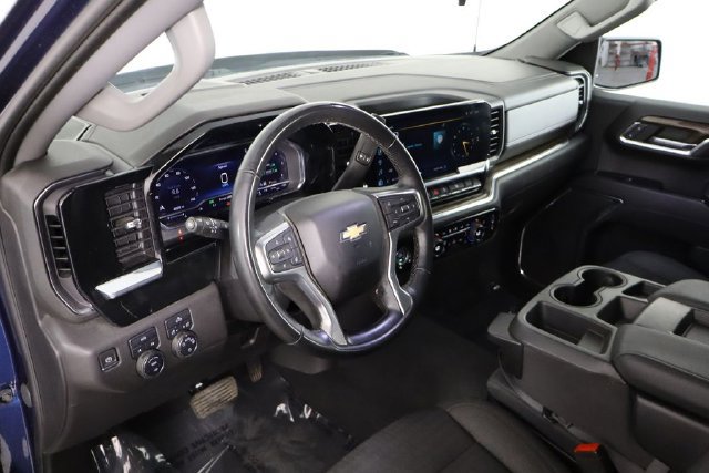 Used 2023 Chevrolet Silverado 1500 LT AWD/4WD image 28
