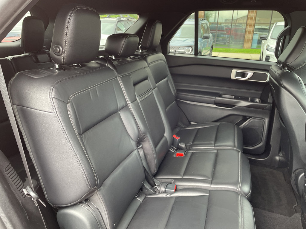 Used 2020 Ford Explorer XLT w/ Equipment Group 202A image 28