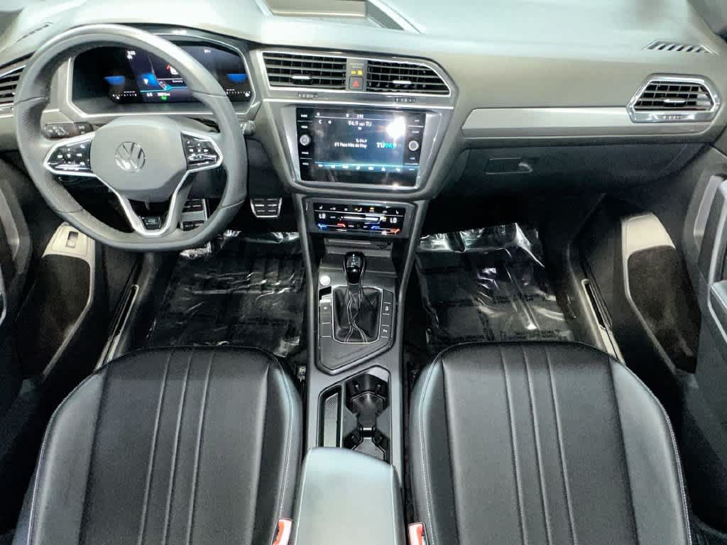 Used 2024 Volkswagen Tiguan SE R-Line FWD image 10