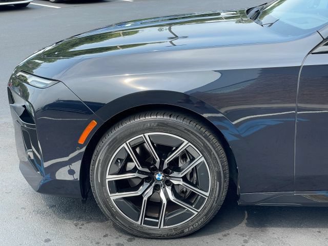 Used 2025 BMW 740i xDrive AWD/4WD image 15