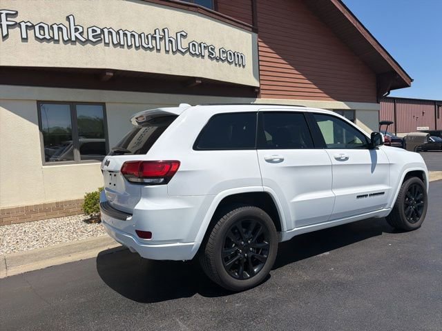 Used 2019 Jeep Grand Cherokee Altitude AWD/4WD image 8