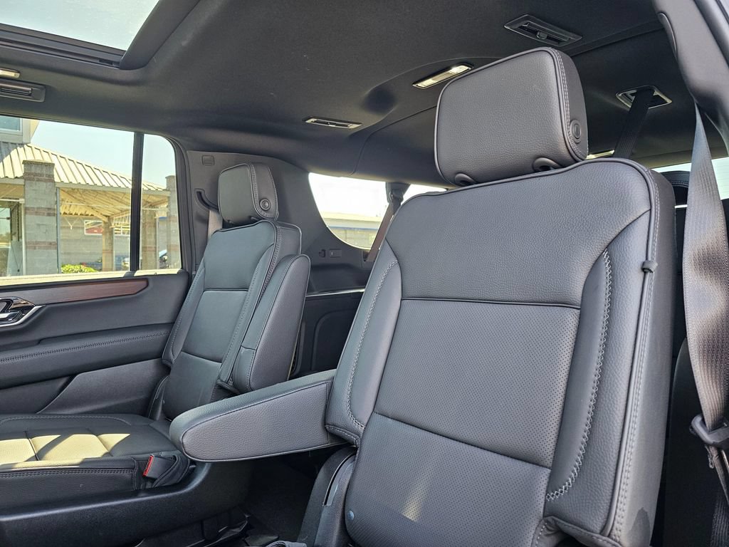 Used 2026 GMC Yukon XL Denali w/ Sun & Power Step Package AWD/4WD image 19