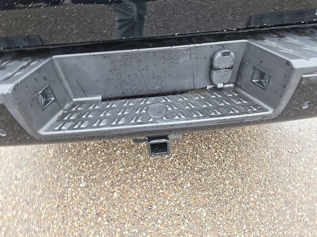 Used 2021 Nissan Titan SV w/ SV Convenience Package AWD/4WD image 34