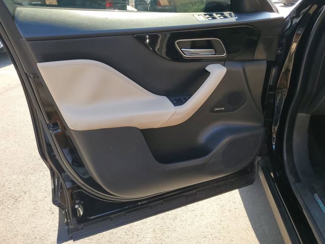 Used 2019 Jaguar F-PACE Premium AWD/4WD image 17