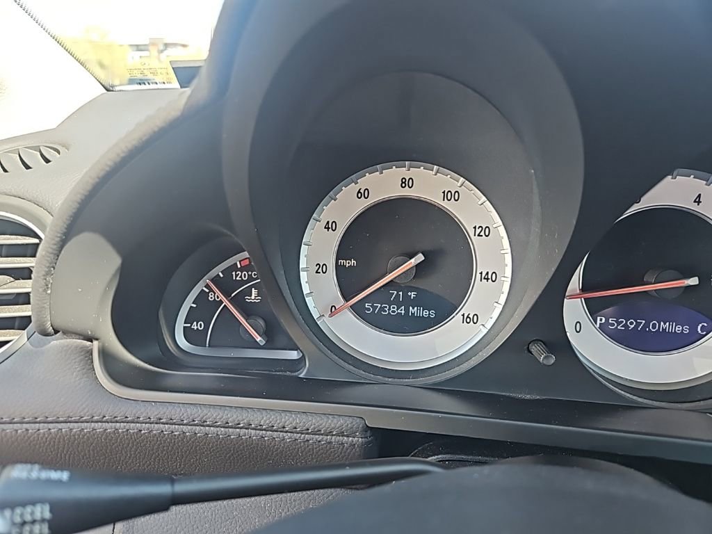 Used 2011 Mercedes-Benz SL 550 image 7