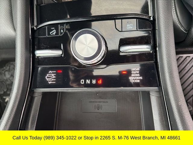 Used 2024 Jeep Grand Cherokee Overland w/ Advanced Protech Group III image 26