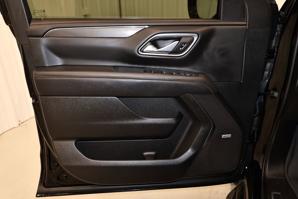 Used 2024 GMC Yukon AT4 w/ Technology Package image 10