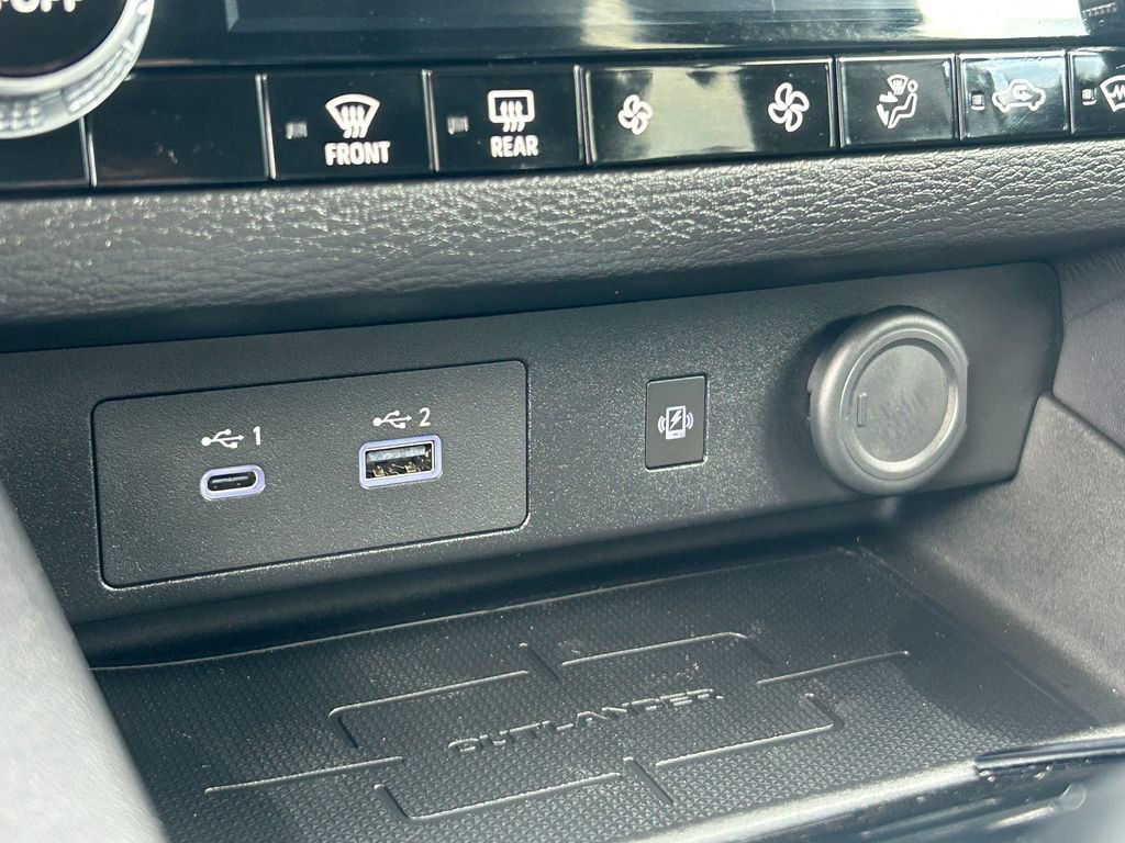 Used 2025 Mitsubishi Outlander 4WD Plug-In Hybrid image 17