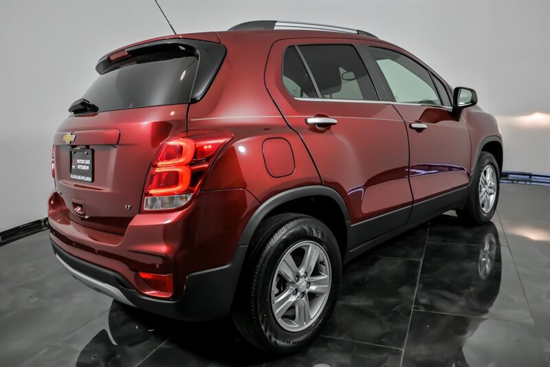 Used 2020 Chevrolet Trax LT w/ Driver Confidence Package AWD/4WD image 10