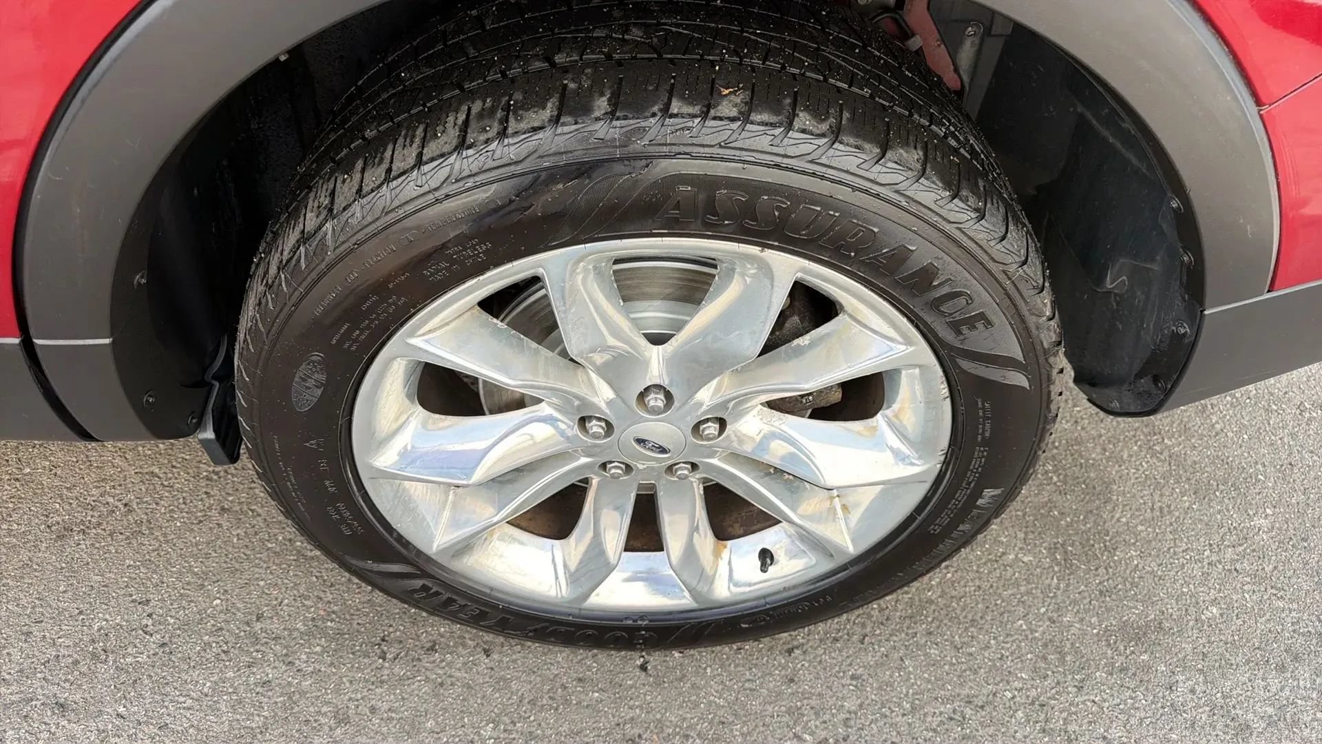 Used 2014 Ford Explorer XLT w/ Equipment Group 202A AWD/4WD image 9